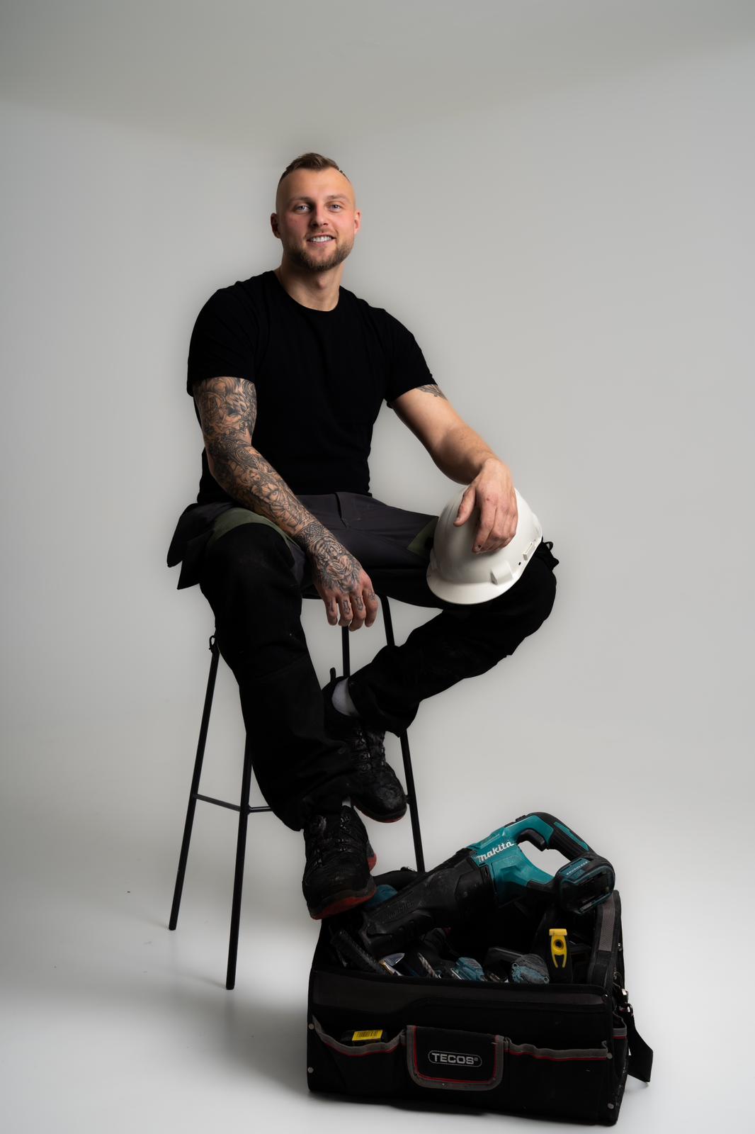 Fredrick Sittende uniform